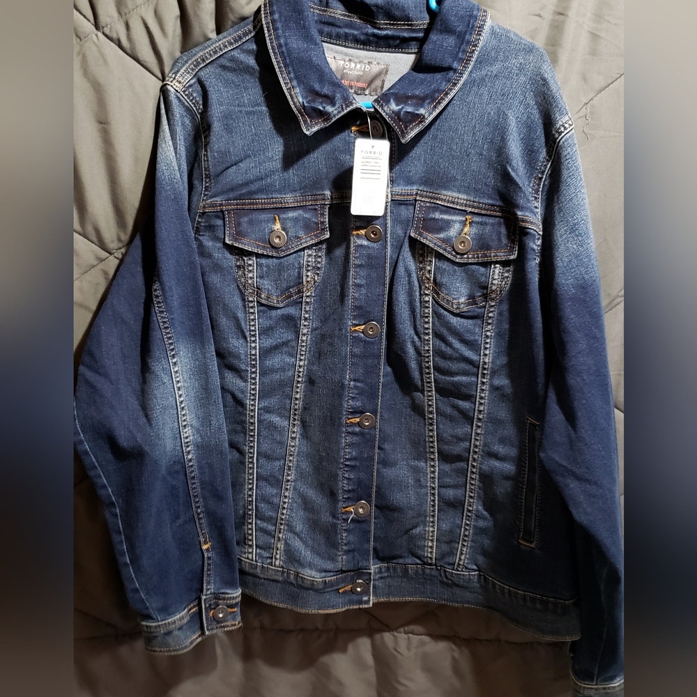 Torrid Jean Jacket sz 3 NWT!!!